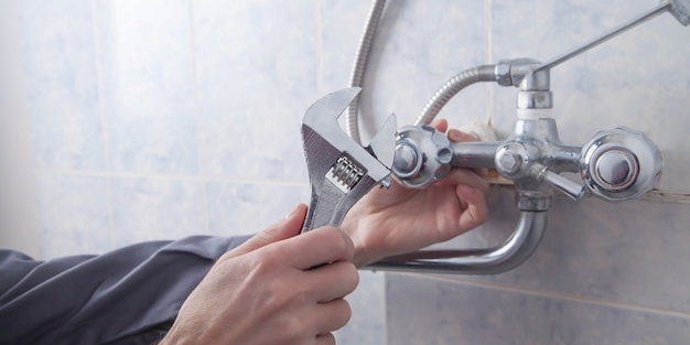 When To DIY And When To Call A Professional Adelaide Plumber?